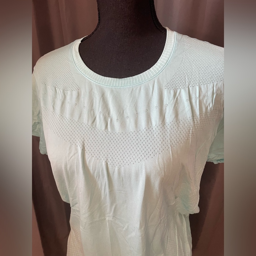 239. Champion Duo Dry Active Tee, Size XL, Mint Green, EUC - Picture 2 of 4